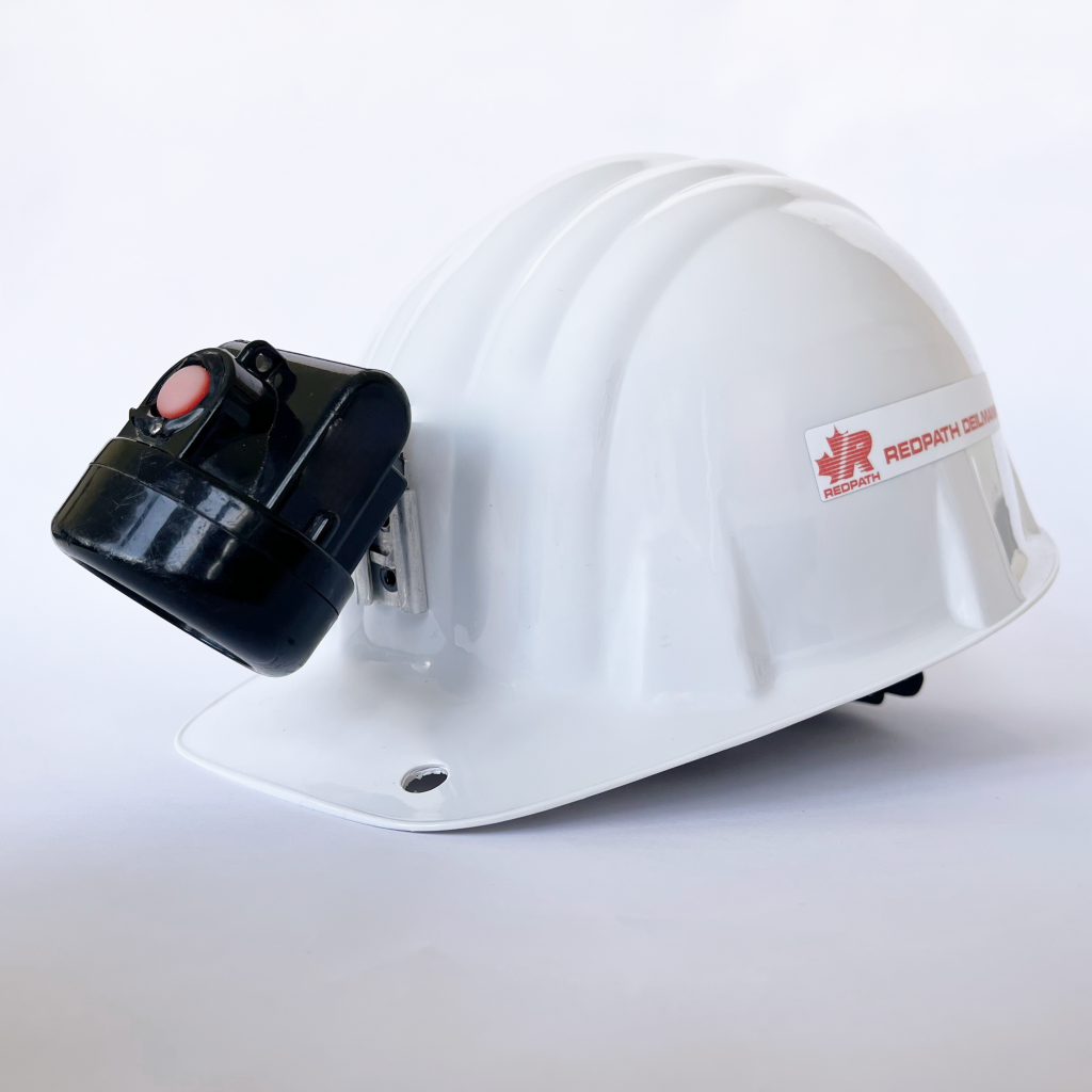 Schutzhelm mit Stirnleuchte